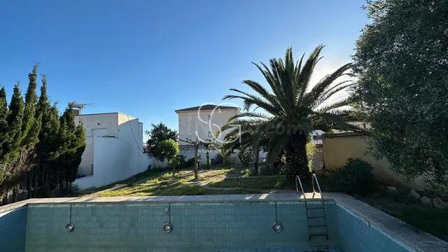 Oportunidad Única: Solar Urbano de 434m2 en la Exclusiva Urb - foto 2