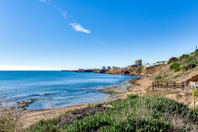 CHALET CON PISCINA PRIVADA EN LA ZENIA - PLAYA FALAMENCA (ORIHUELA COSTA) — 35