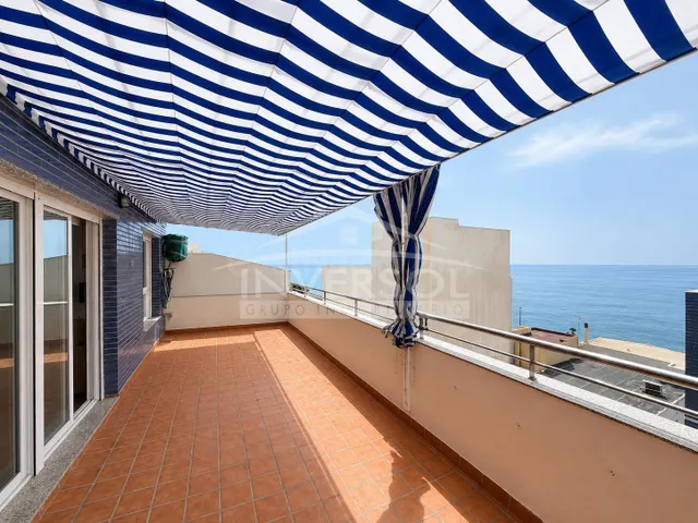 ÁTICO CON VISTAS AL MAR