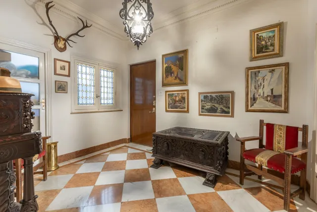 EXCLUSIVA VIVIENDA SEÑORIAL EN ANGEL GANIVET, EN PLENO CORAZON DE GRANADA — 25