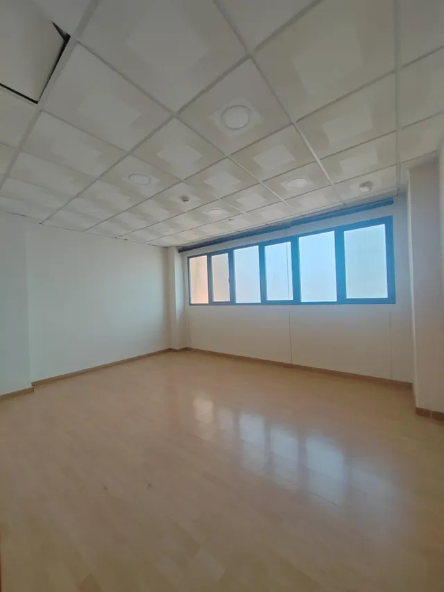 Amplio Local Comercial Reformado en Gran Eje de Jaén - Ideal para Tu Negocio — 17