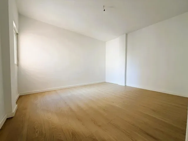 Piso de tres dormitorios reformado — 13