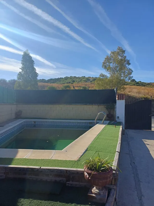 Casa con amplia parcela y piscina en torrecera — 16