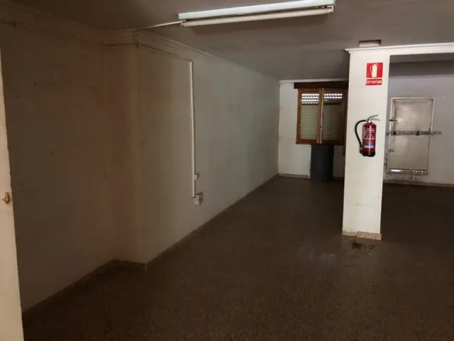 LOCAL COMERCIAL DE 198 METROS CUADRADOS — 3