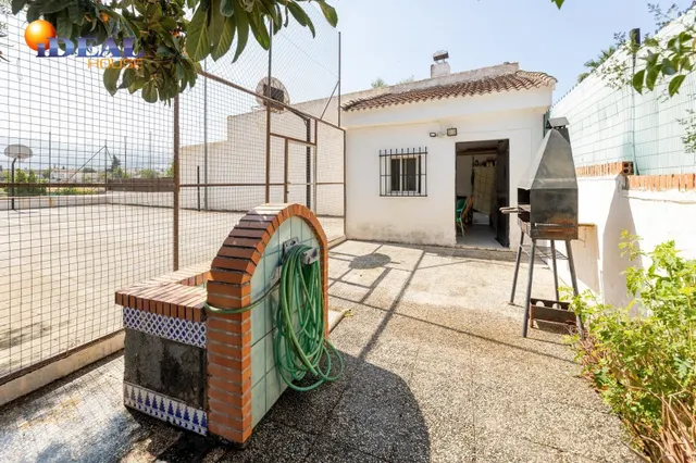 Amplio Chalet con piscina, pista deportiva y vistas en Ogíjares. — 30
