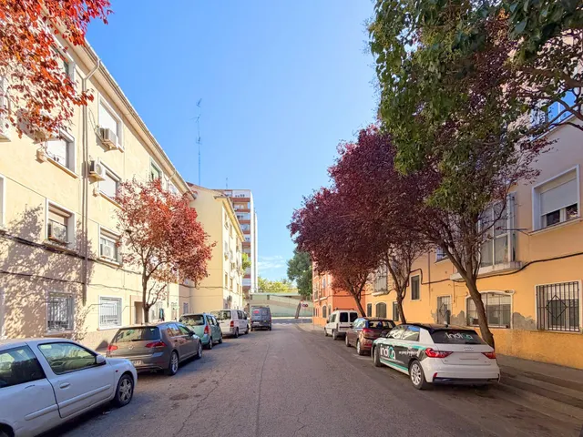 SE VENDE PISO DE TRES DORMITORIOS CON COCINA INDEPENDIENTE PARA REFORMAR - PICARRAL - ZARAGOZA — 28