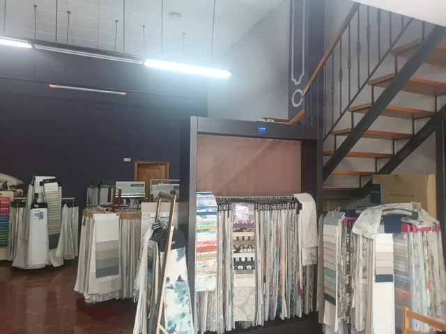 SE VENDE LOCAL / 140 MTS PLANTA BAJA + 40 MTS NAYA/ CERCA DE HOSPITAL GENERAL — 5