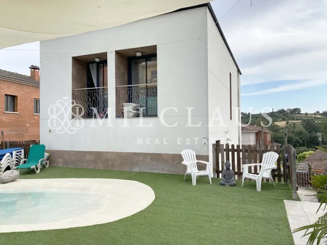 Casa o chalet independiente en venta en Calle d'Enric Morera — 20