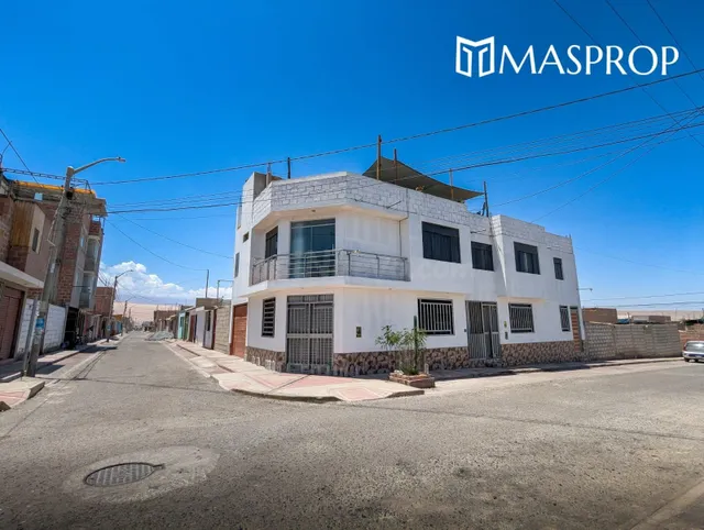 CASA AMPLIA EN ESQUINA CERCA A AV. HUMBOLDT-EN VENTA - foto 5