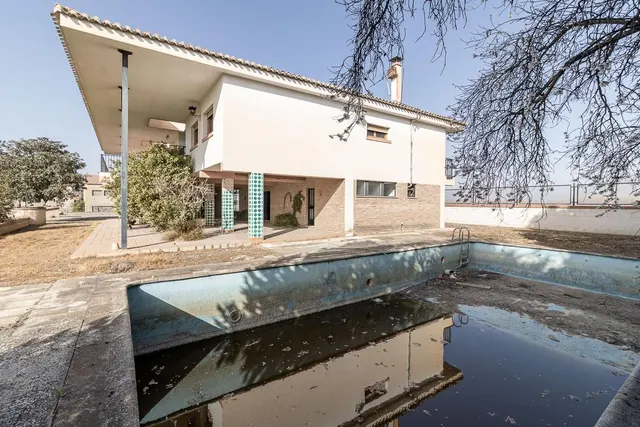 Casa con terreno y nave en Santa Fe — 46