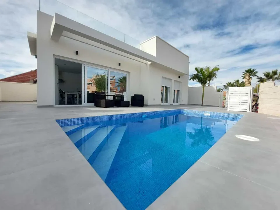 Villa Pareada en La Herrada, Los Montesinos.