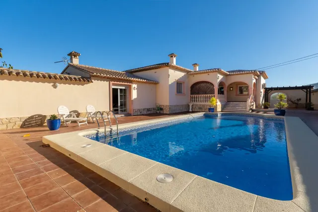Villa 3 habitaciones 253m² en venta - Pueblo 15 — 28