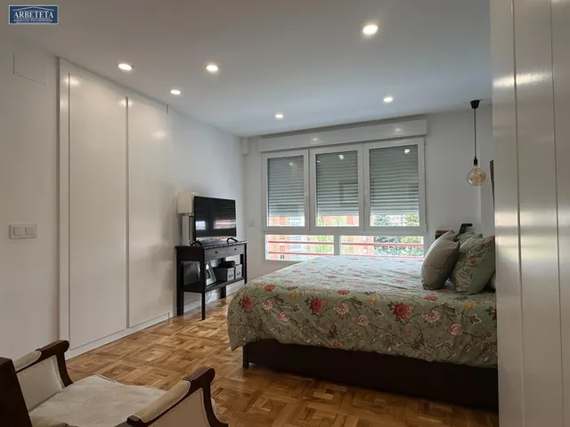 Inmobiliaria Arbeteta vende piso de cuatro dormitorios en zona Constitución — 33