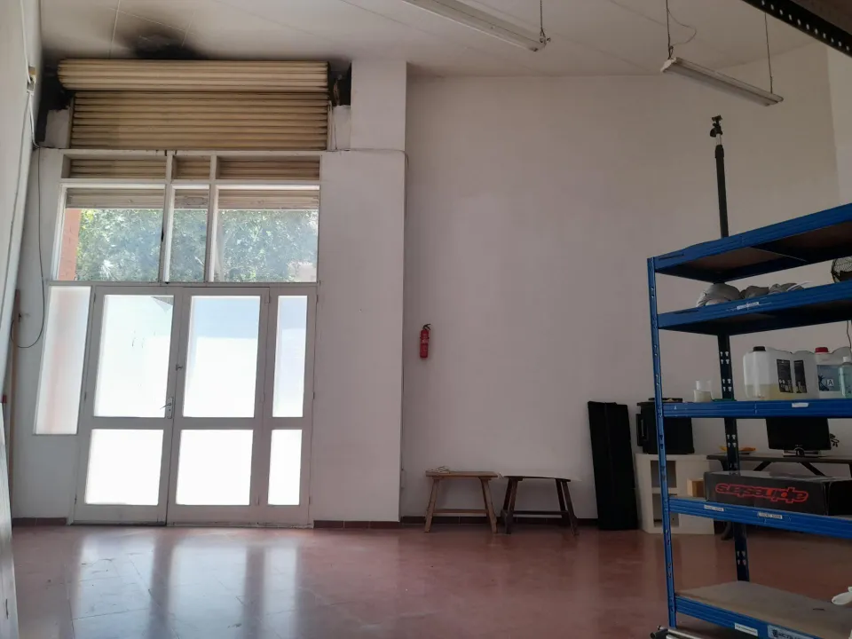 Local Comercial en dos niveles en zona Escorxador de Mataró