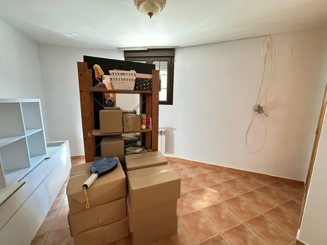 SINGULAR CASA CON DOS VIVIENDAS EN LA CABRERA — 10
