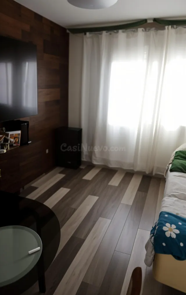 Tres habitaciones y espacios abiertos en una zona con vida r - foto 2