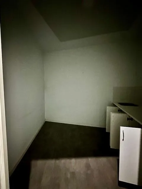 SE VENDE LOCAL EN RUZAFA — 7