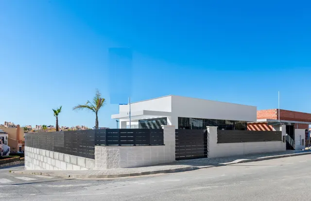 Villa con piscina privada y solárium de 150 m2 en La Finca Golf, Algorfa — 44