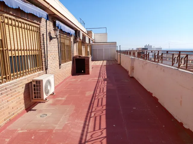 Se vende ático de 220m2 en el centro de Crevillent — 22