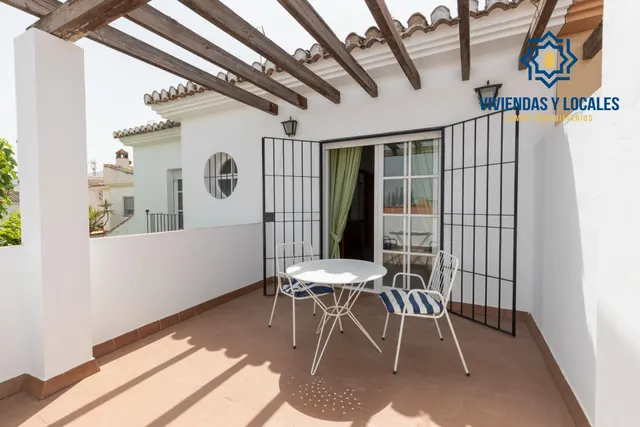 Chalet pareado con piscina, jardín y bonitas vistas a Granada en La Zubia — 30