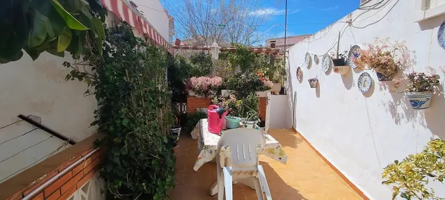SE VENDE CHALET Y EDIFICIO DE 2 PLANTAS EN PETRER — 30