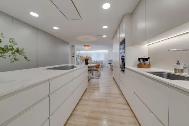 EXCLUSIVA VIVIENDA DE 250M2 EN DOS PLANTAS, CENTRICA Y A 200M DE LA PLAYA DEL CURA — 23