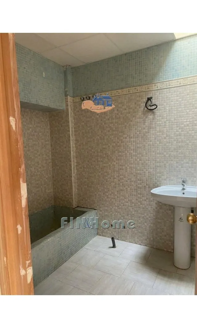 Casa adosada de 152 m2 con cochera, 3 plantas y azotea en Coria del Río — 8