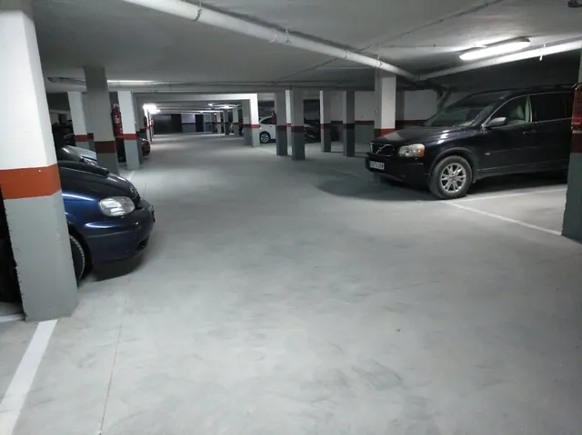 PLAZA DE GARAJE EN PARKING RECIENTEMENTE REFORMADO — 3