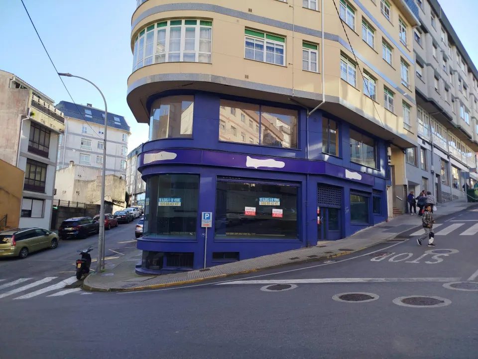BAJO EN  VENTA O ALQUILER EL CENTRO DE RIBEIRA