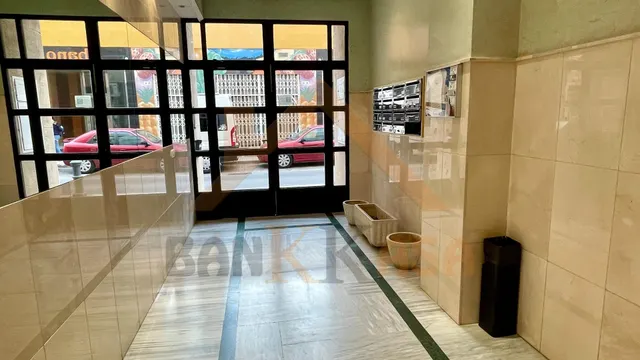 AMPLIO PISO DE 3 DORMITORIOS — 28