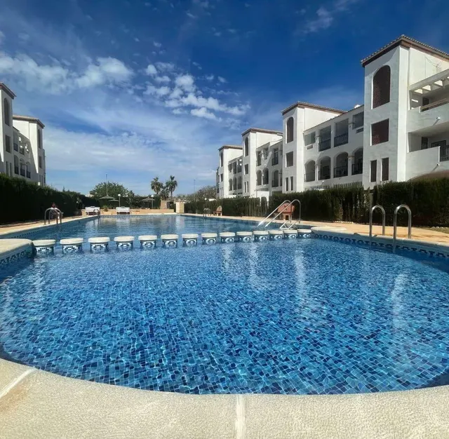 PRECIOSO CHALET DE 3 DORMITORIOS A 700 METROS DEL MAR CON PI - foto 4