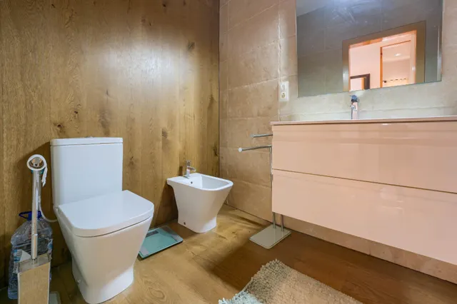 Chalet independiente de una planta con apartamento, piscina y parcela urbana de 2.800 m2 — 27