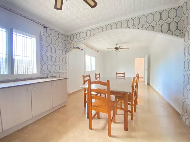 CASA LUMINOSA CON PARCELA A UN PASO DEL CENTRO — 26
