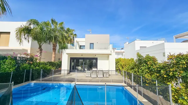 Villa 3 habitaciones 125m² en venta - Cuidad Quesada — 38