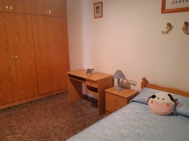 Casa vallada en la ciudad — 48