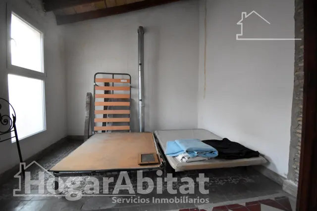 REFORMADO Y AMPLIO CON TECHOS ALTOS, PISCINA Y MUCHO ESTILO ¡TE ENCANTARÁ! — 23
