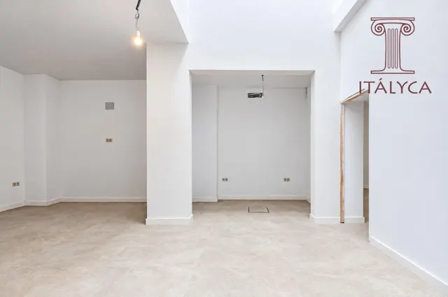 Casa de obra nueva en venta en calle Niño Perdido — 36