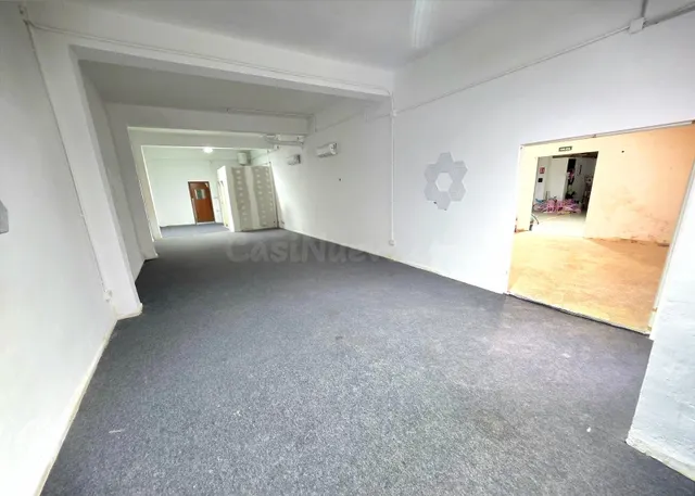 LOCAL COMERCIAL EN VENTA CENTRICO CON MUCHAS POSIBILIDADES