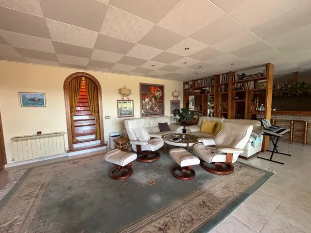 Encantadora villa con vistas al mar y piscina en una ubicaci - foto 5