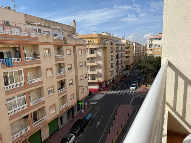Apartamento de 2 dormitorios con orientación sur y garaje a 650 metros de playa del cura!!!!! — 5