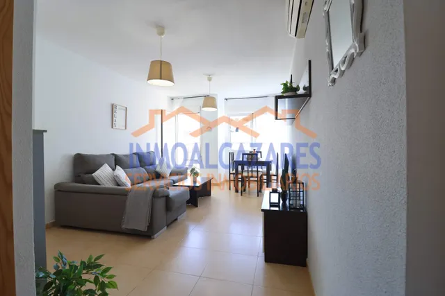 CENTRICO APARTAMENTO DE 2 DORMITORIOS, 1 BAÑO Y COCHERA PRIV - foto 4