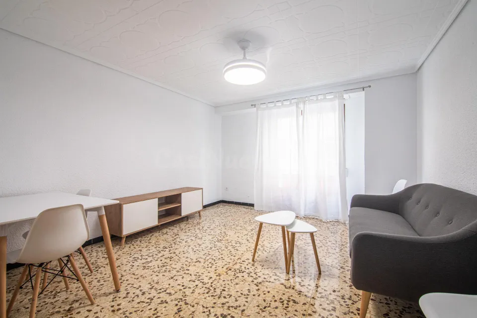 ¡PISO EN ALQUILER EN PLENO CENTRO DE ELCHE!