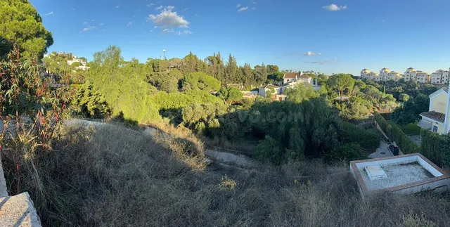 Terreno para construir villa en Elviria, Marbella (923 m²)
