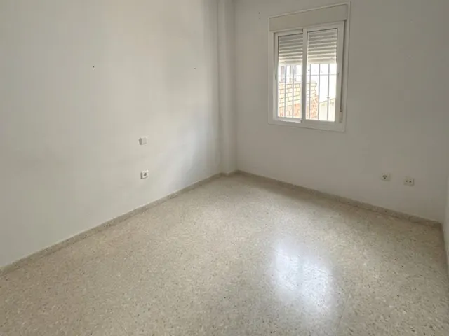 Se vende magnífico piso en Alcalá del Río. — 12