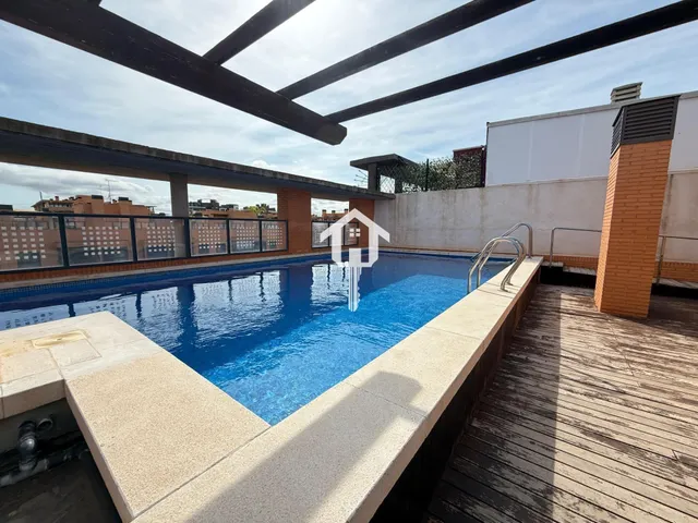 Piso en venta en san vicente del raspeig, 188 m2, 4 habitaciones, 2 baños, garaje, piscina, áreas verdes — 50