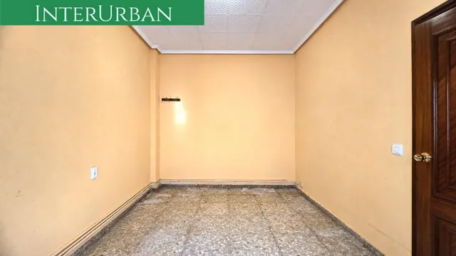 Oportunidad - Amplia casa de 197 m2 con 4 dormitorios y terraza en Benissanó — 33