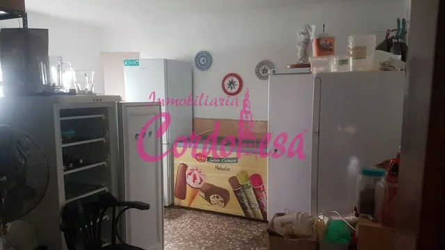 CASA INDEPENDIENTE A 5 MINUTOS DEL AYUNTAMIENTO!!! — 5