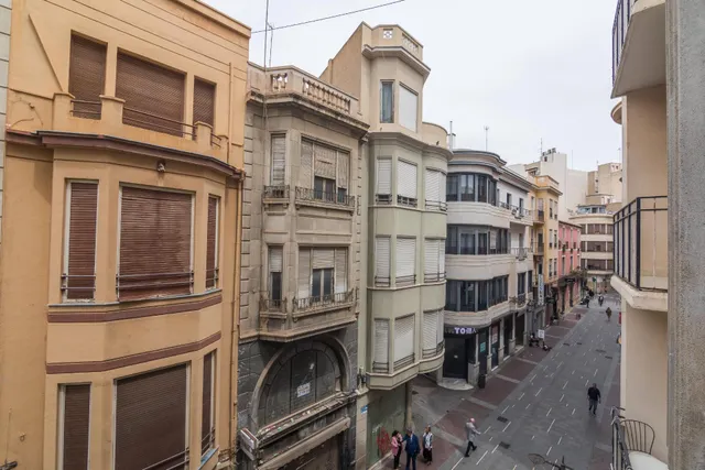 VIVIENDA EN PLENO CENTRO DE ELCHE · 3 SUITES CON BAÑO PRIVADO — 26