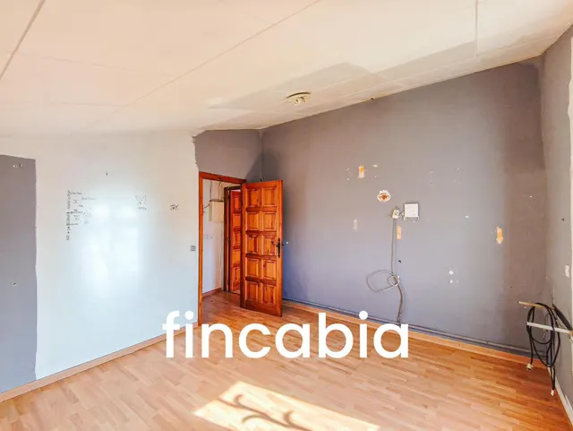 Masía para reformar en Riudarenes: Can Veleta, 623 m2 de parcela y piedra con bóvedas catalanas. — 48