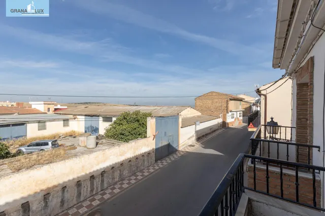 Casa en esquina en venta en Las Gabias — 42